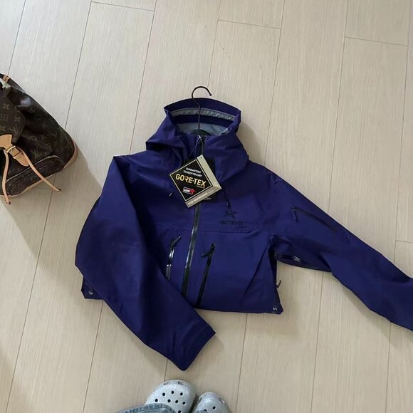 Arc'teryx Beta LT Series Dark Purple Rain Jacket - Picture 4 of 5